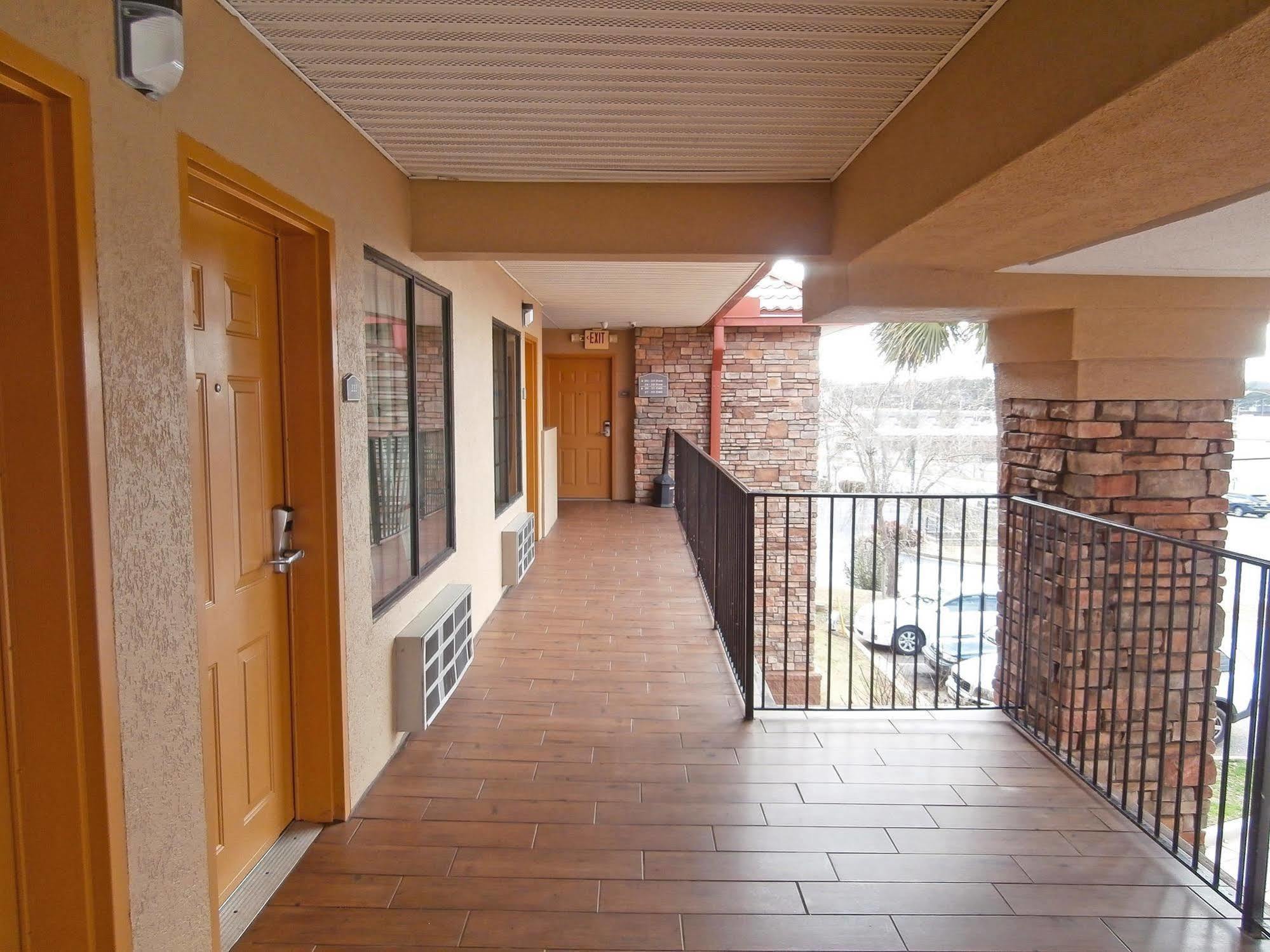 Americas Best Value Inn & Suites-Griffin Dış mekan fotoğraf