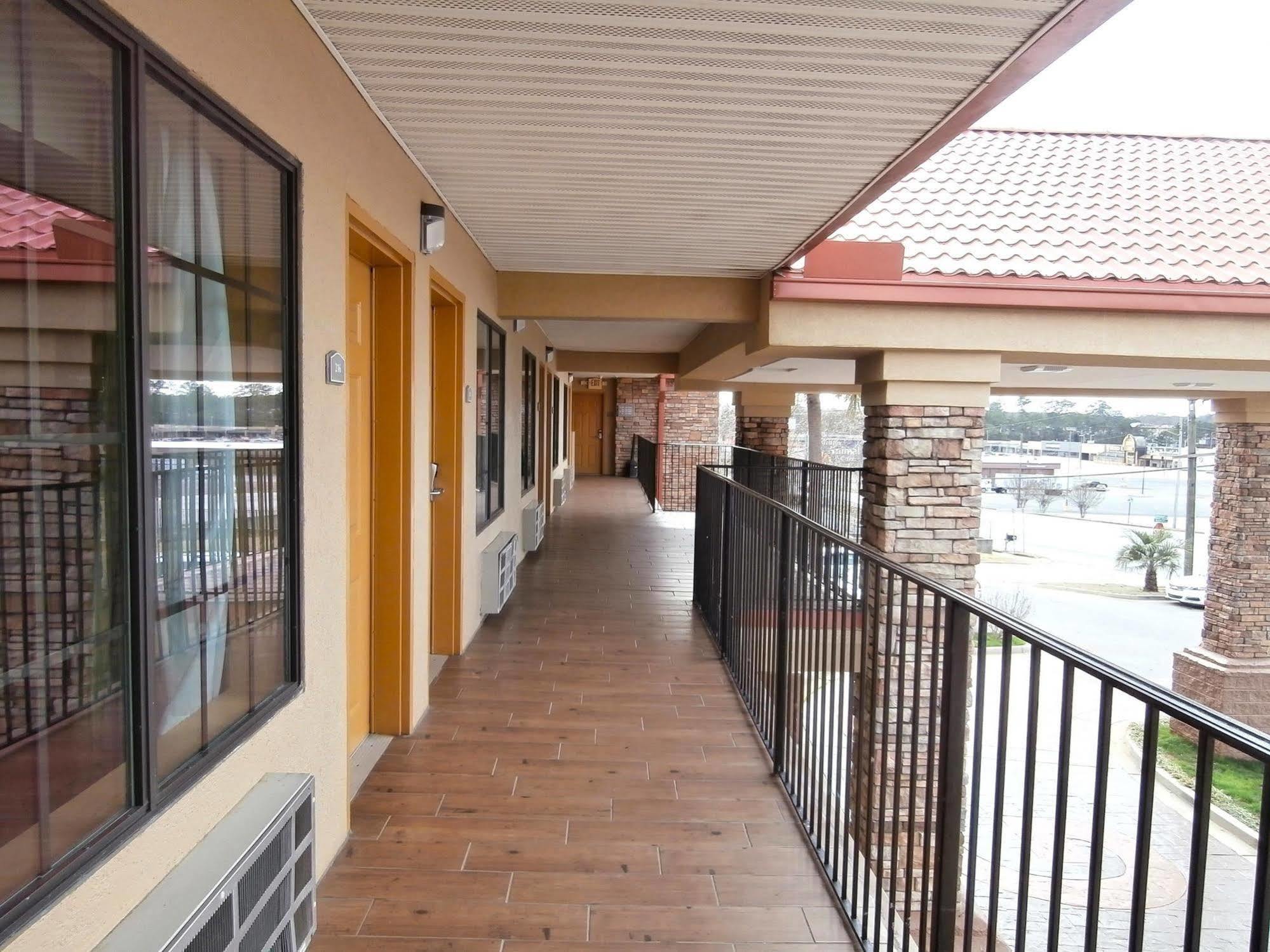 Americas Best Value Inn & Suites-Griffin Dış mekan fotoğraf